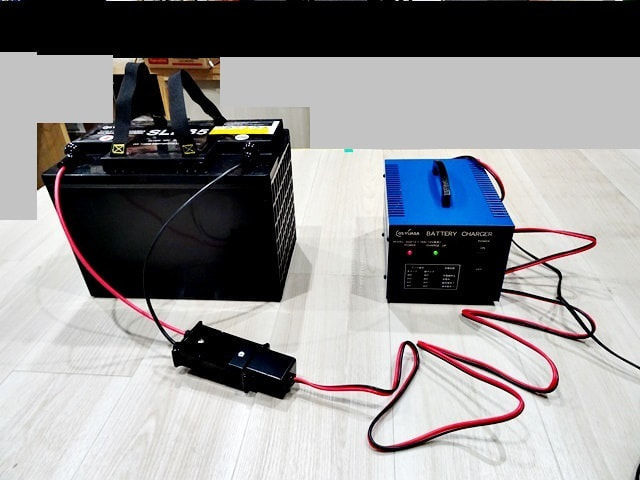 コネクター充電